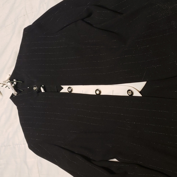 Suit - Picture 4 of 5